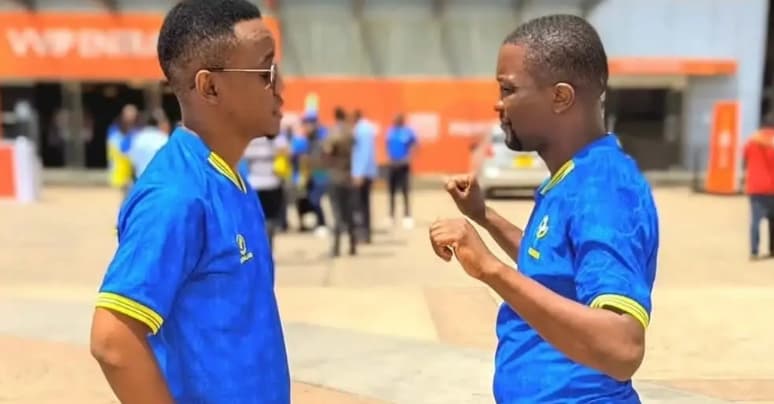 STARS ICHEZE UWANJANI MASHABIKI WACHEZE JUKWAAMI