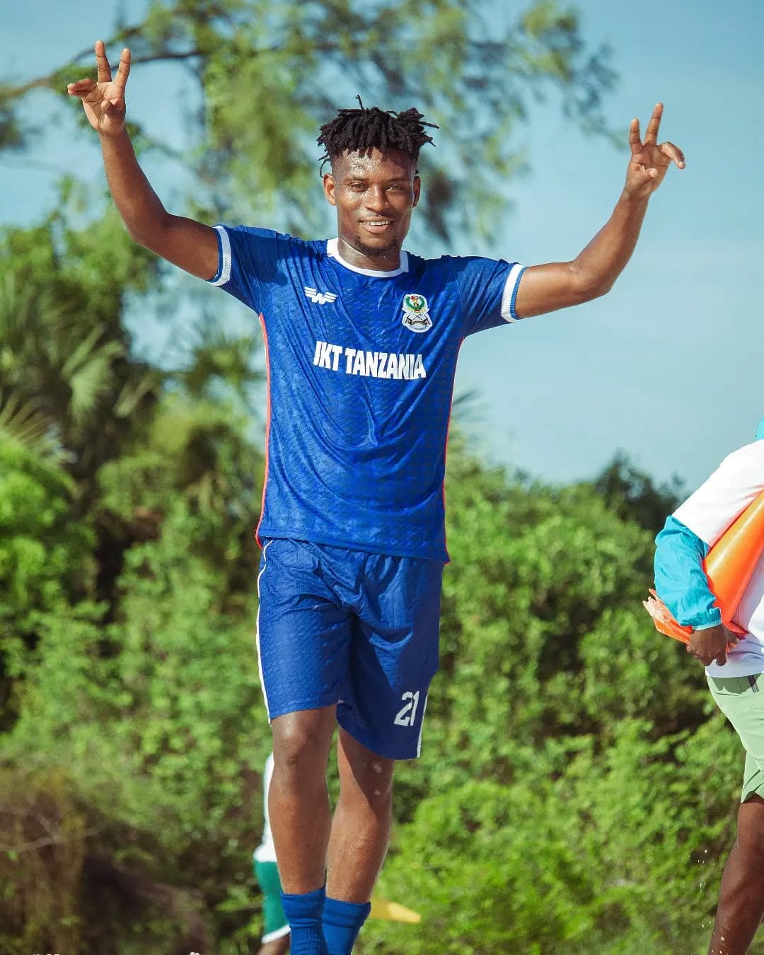 JKT TANZANIA KUKOMAA NA KIPA NA BEKI ALIYETAJWA YANGA SC
