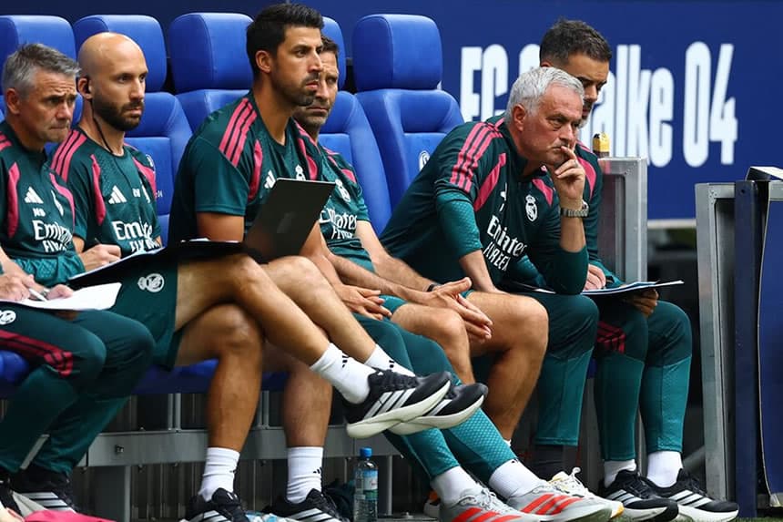 MOURINHO ALIPUKA: “Ukizingua, hutakaa hata benchi, utabaki nyumbani”
