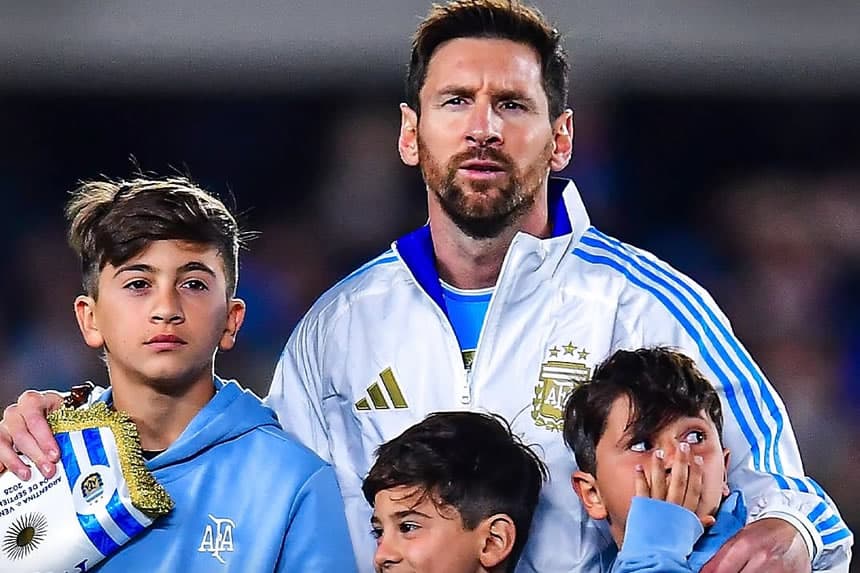 MESSI ATUPIA GOLI 2 MECHI YAKE YA MWISHO ARGENTINA