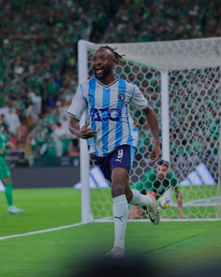 MAYELE AANDIKA HISTORIA MPYA PYRAMID, BAADA YA KUIFUNGIA HAT-TRICK