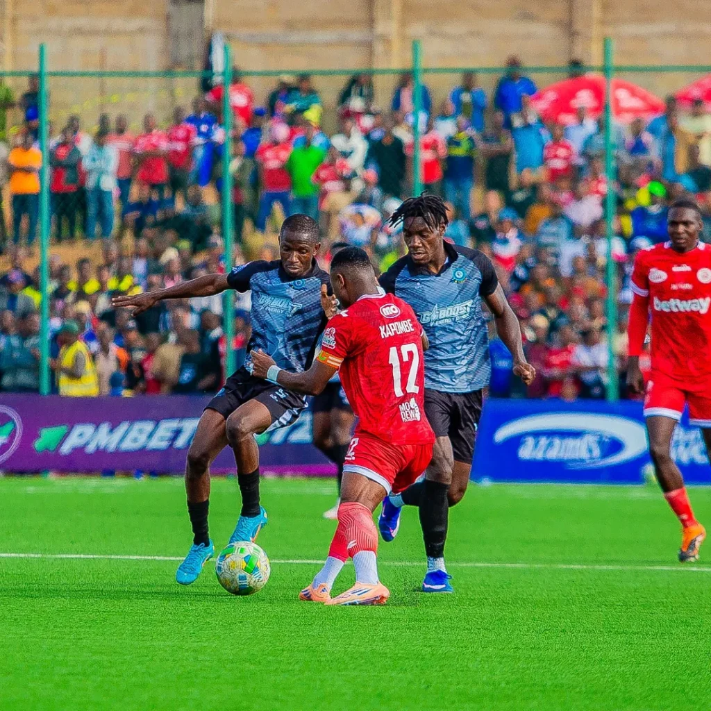 Refa Aliyeinyima Singida Penati Dhidi ya Simba Afungiwa Mizunguko Mitatu
